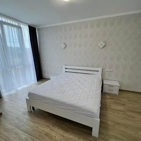 Sunny Apartment В Жк Сонячний Квартал Golubinoye Exterior photo